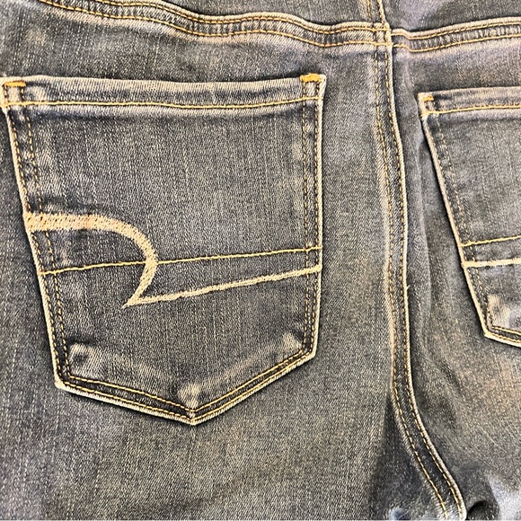American Eagle Super Hi-Rise Next Level Stretch Jegging Button Front Size 4 - Picture 13 of 16